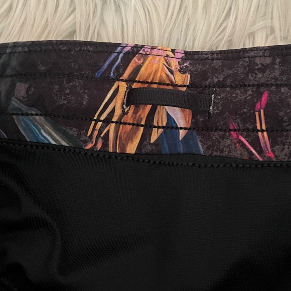 {Lululemon} Hotty Hot Low-Rise Lined Short 4" in Veiled Floral Black Multi - Picture 10 of 12